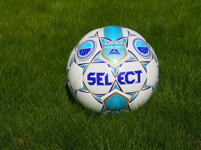 懂球帝12周年120大瞬间1／4决赛：德拜梅磊包揽，谁将杀出半区？